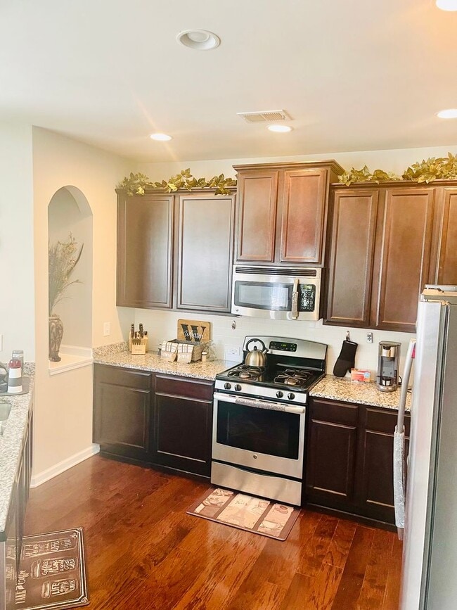 Photo - Wonderful Three Bedroom Home in Northeast Columbia!