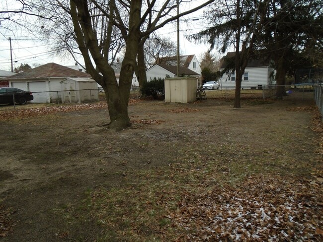 Photo - 2/1 ranch available - OPEN HOUSE SAT 7/25 2-4PM AND SUN 7/26 12:30-2:30
