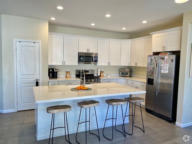 Building Photo - 6804 W Lone Cactus Dr Rental