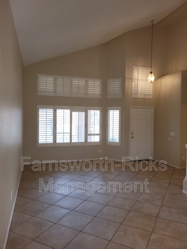Photo - 1270 W Flintlock Way