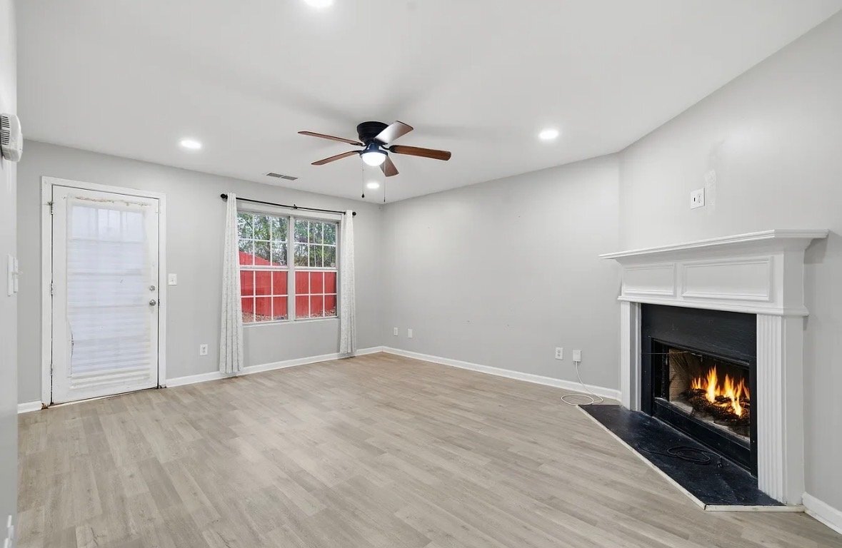 Photo - 3301 Pine Grove Cir SE