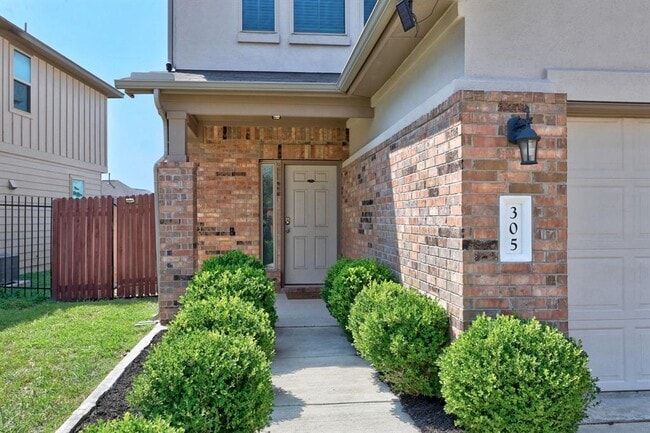 Photo - 305 Earl Keen St Casa