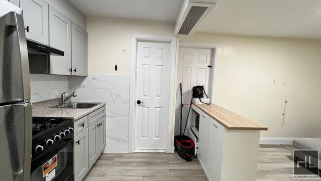 Photo - MILLER AVENUE