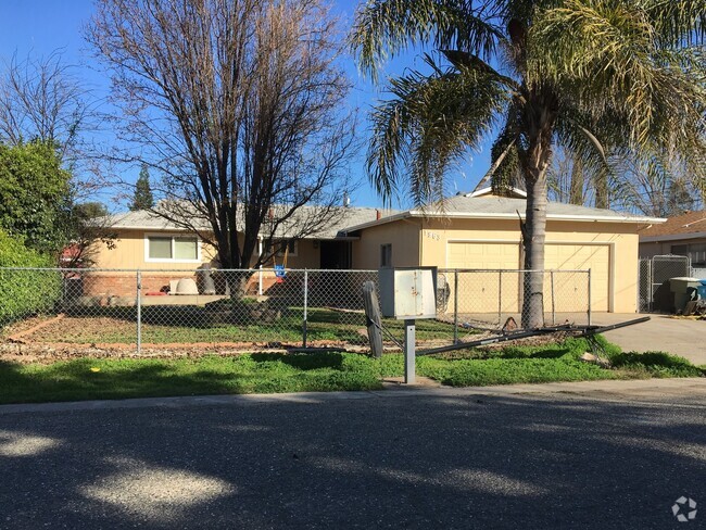 Building Photo - 4 bedroom house in Olivehurst