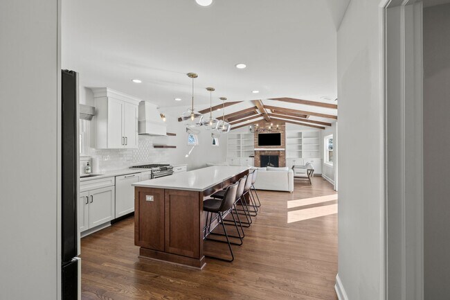 Photo - Beautiful Arlington Home South of Lane