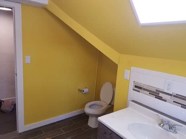 Photo - 2431 Dillman St