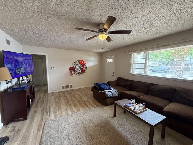 Photo - Spacious 4 Bed 2 bath in Central Lubbock!