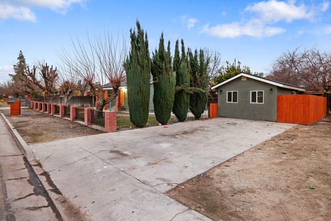 Photo - 1825 Letts Ave