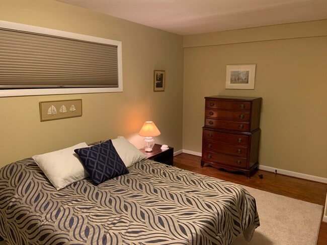 Photo - 10400 Farnham Dr