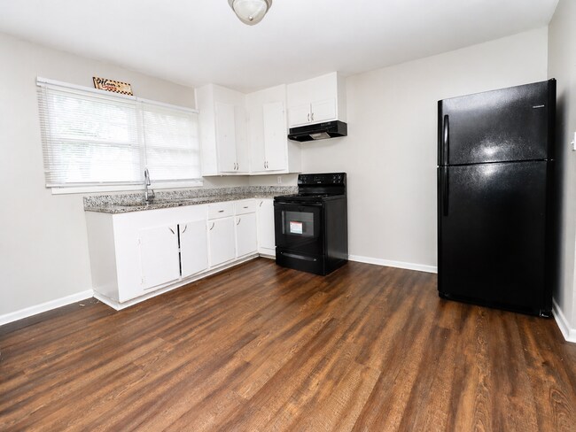 Photo - 167 2nd St SE