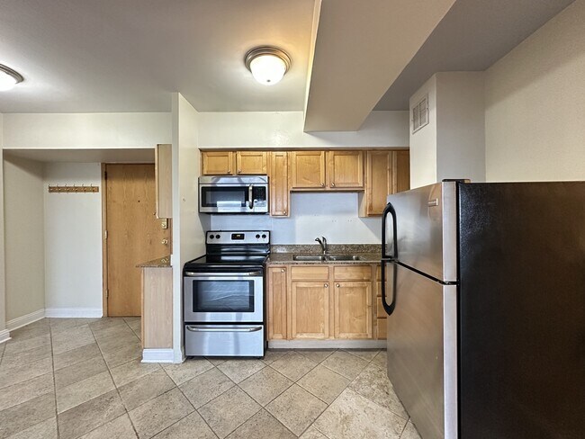 4180 N Marine Dr Unidad 7011