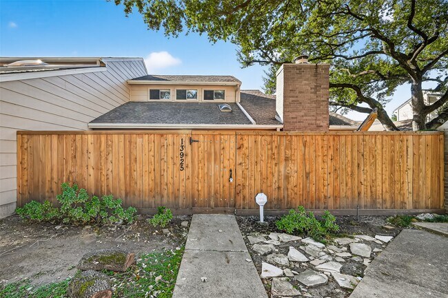 Photo - 13925 Hollowgreen Dr