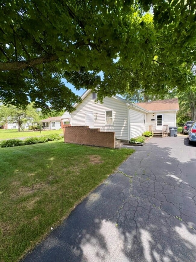 526 Collingwood Ave