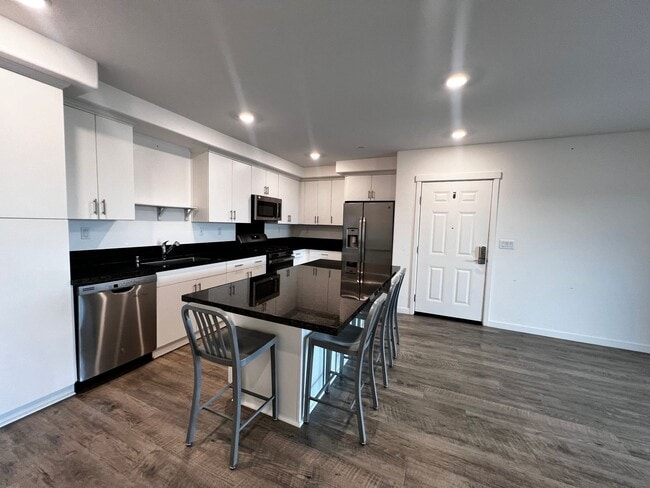 Updated 3rd-Floor Brody Ranch Home with Garage - Updated 3rd-Floor Brody Ranch Home with Garage