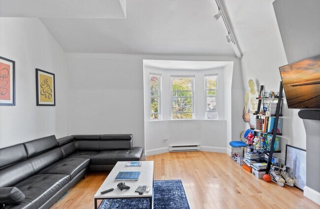 Photo - 208 Washington Ave Unit 4