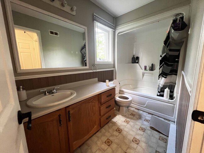 Photo - 73 Neptune Rd