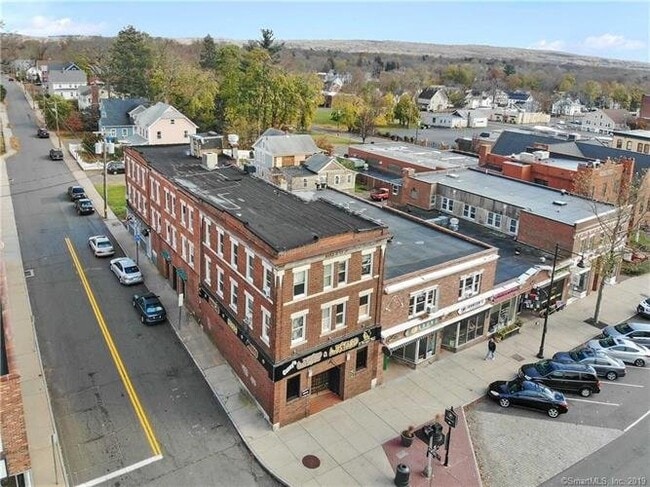 Photo - 623 Main St