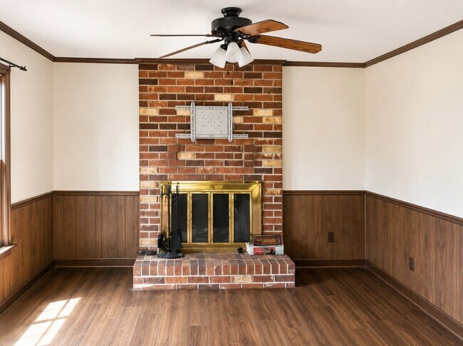 Photo - 1612 Celia Crescent