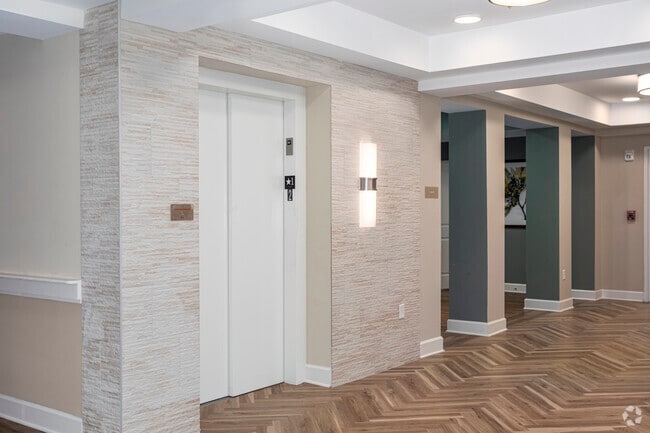 Elevator Lobby - Woodyard Station Senior (62+)