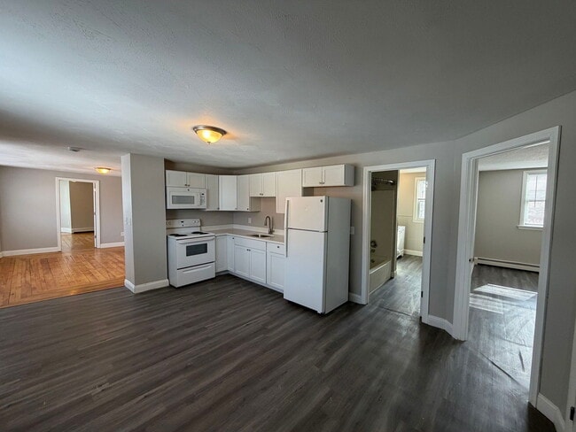 Photo - 682 Beech St Unit 3