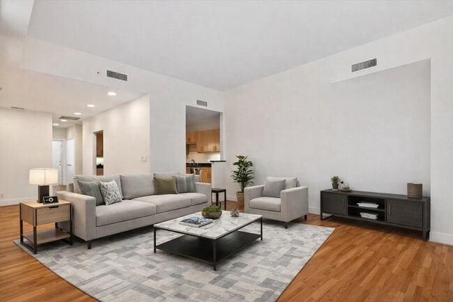 Photo - 5055 Addison Cir Unidad 409