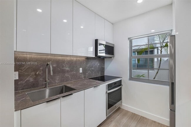 Photo - 1610 Michigan Ave Unit 2