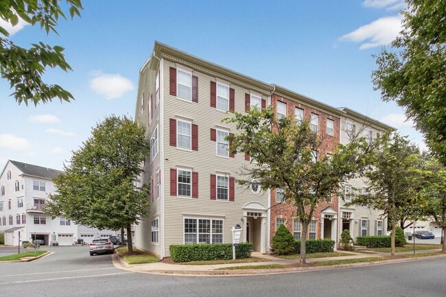 Building Photo - 23 Swanton Ln