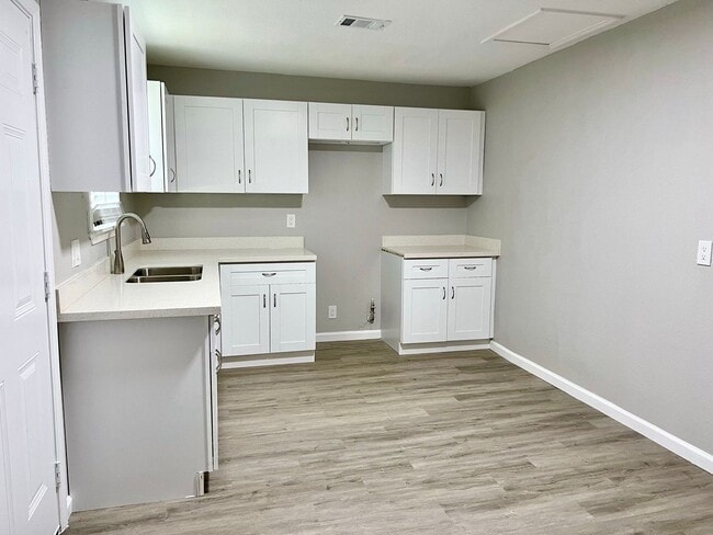 Photo - Newly Renovate 4 bedroom 2 bath Home in Li...