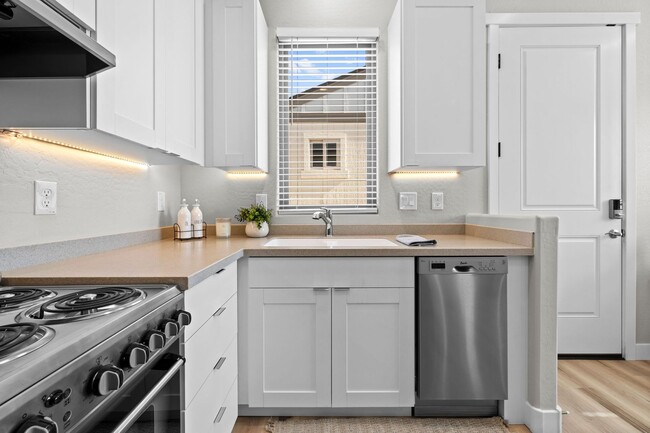 Photo - Bungalow for Rent Apartment Unit 19 A