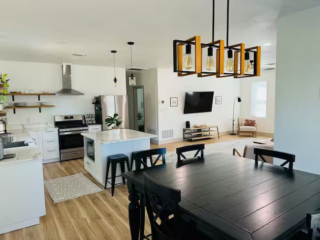 Photo - 311 Church St House