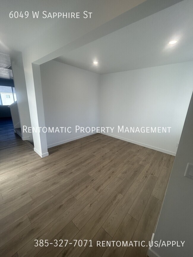 Photo - 6049 W Sapphire St