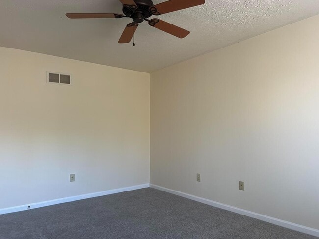 Photo - 892 N Waterford Ln