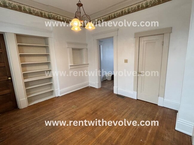 Photo - 120 E Franklin St