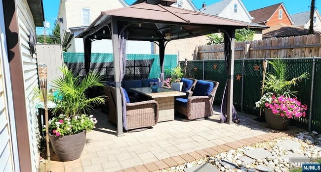 Building Photo - 11 Banta Ave