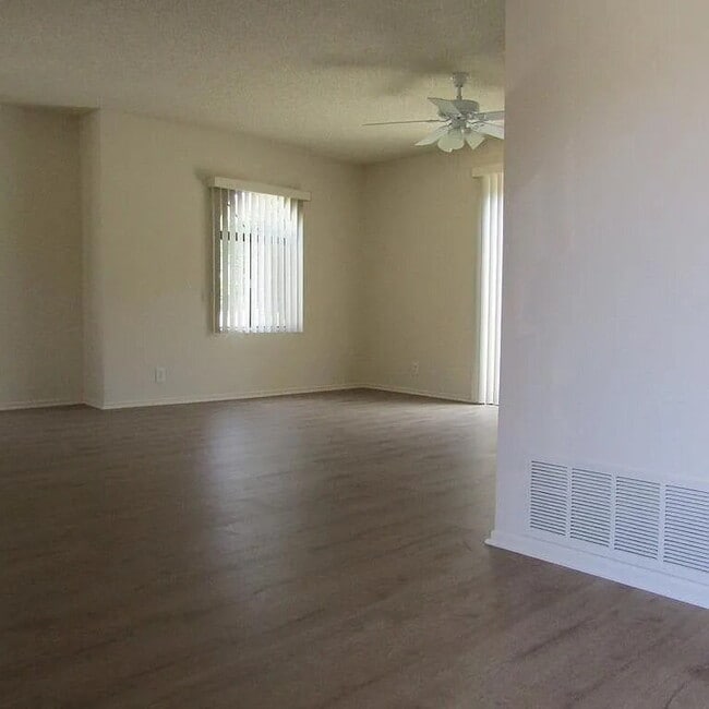 Building Photo - "Charming 1-Bedroom Retreat with Spacious 900 Sq Ft Living in Glendora!"