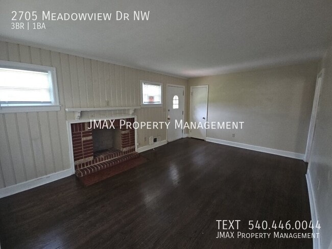 Photo - 2705 Meadowview Dr NW