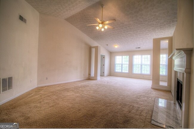 Photo - 3230 Kylay Ct NE