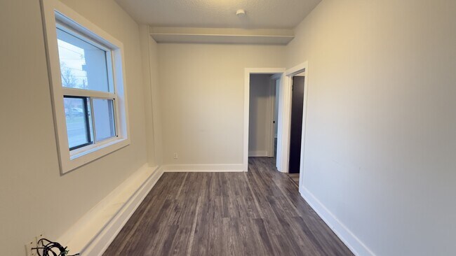 Photo - 292 Welland Ave Unité 2