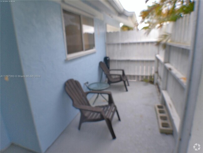 Building Photo - 1857 SE Wexford Ct Rental