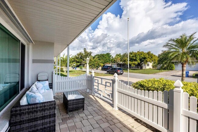 Photo - 3126 Bougainvillea St
