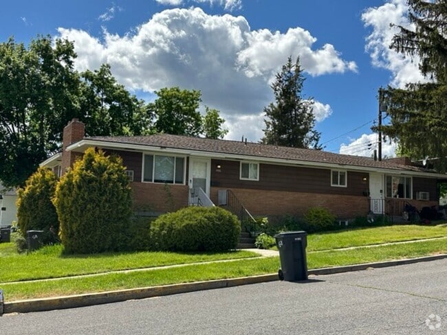 Building Photo - 66.00 - H street Unit #310 Rental