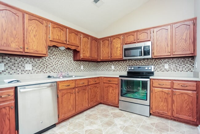 Photo - 8035 Park Pike