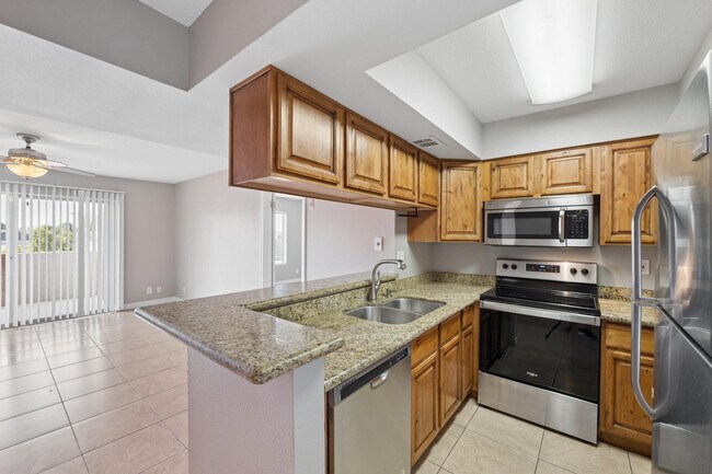 Photo - 540 N May Unit 3122