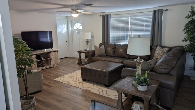 Photo - 567 Bradenton Rd