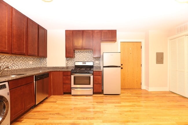 562 W Arlington Pl Unit 601