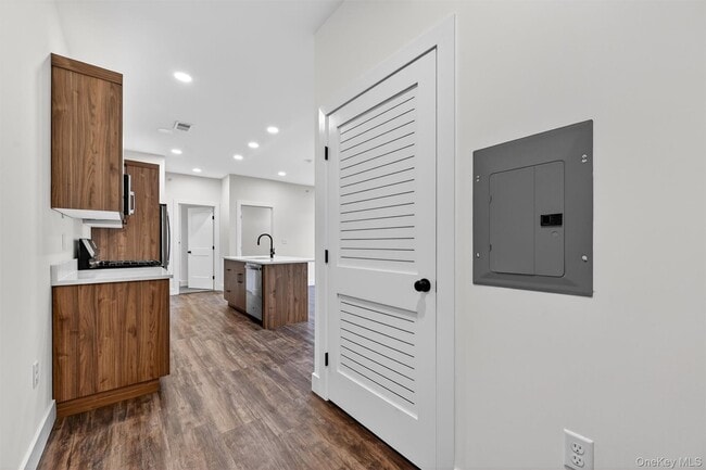 Photo - 19 Welling Pl