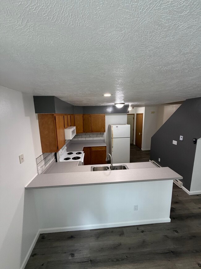Building Photo - 938 Woodville Rd Unit 2