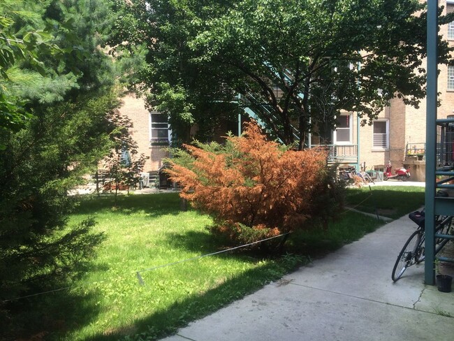 Photo - 5862 N Ridge Ave Apartments Unit 1