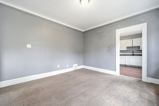 Photo - 389 E 116th St