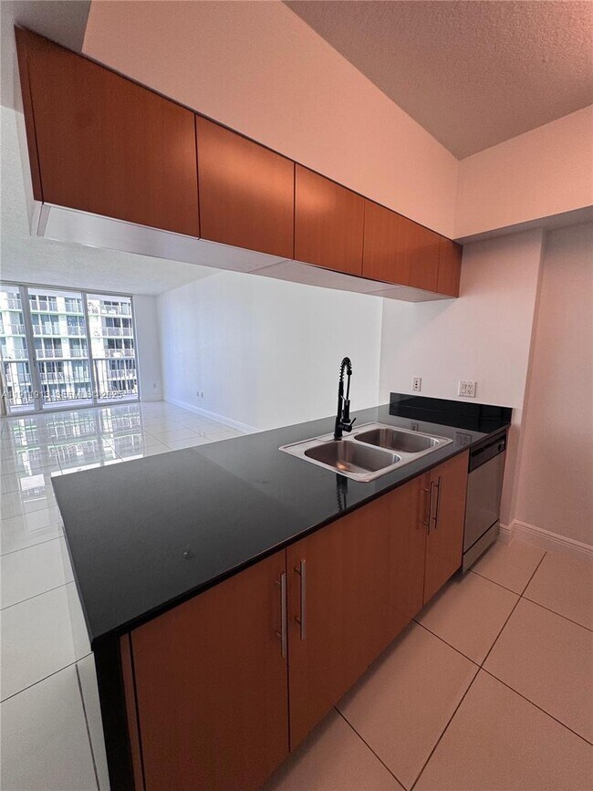 Photo - 1750 N Bayshore Dr Unit 3309